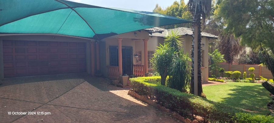 3 Bedroom Property for Sale in Safari Gardens North West